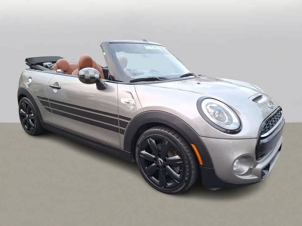 Thumbnail: 2017 MINI Cooper Convertible - 3