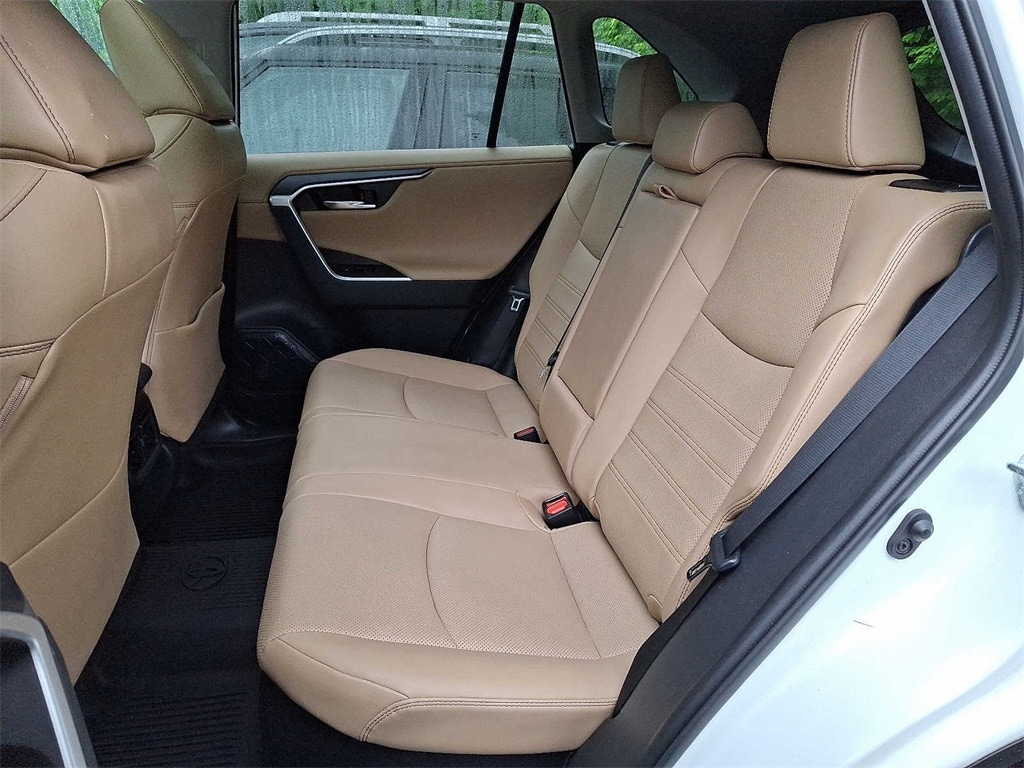 2021 Toyota RAV4 Limited 8