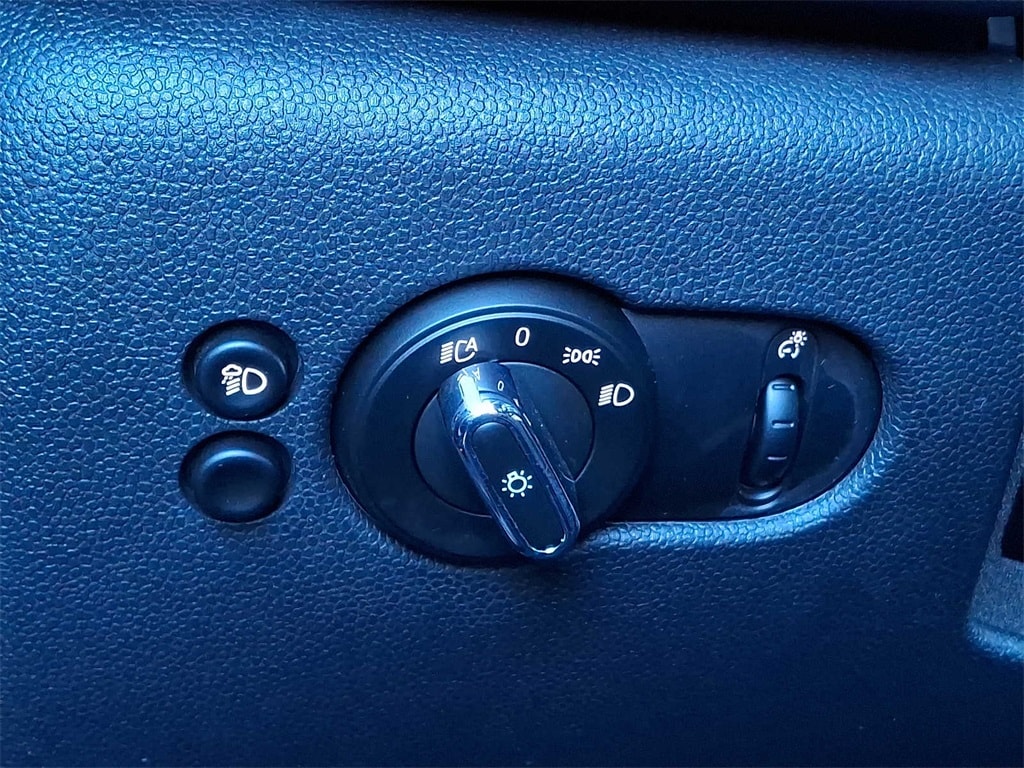 Thumbnail: 2023 MINI Cooper Convertible - 23