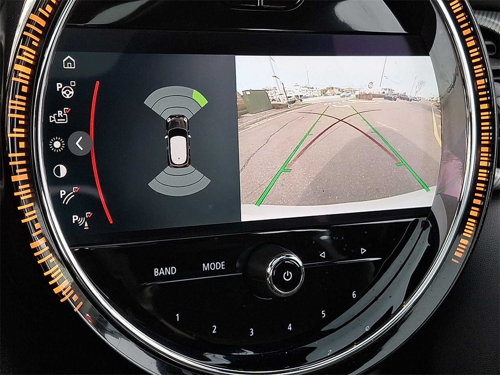 Thumbnail: 2023 MINI Cooper Hardtop - 17