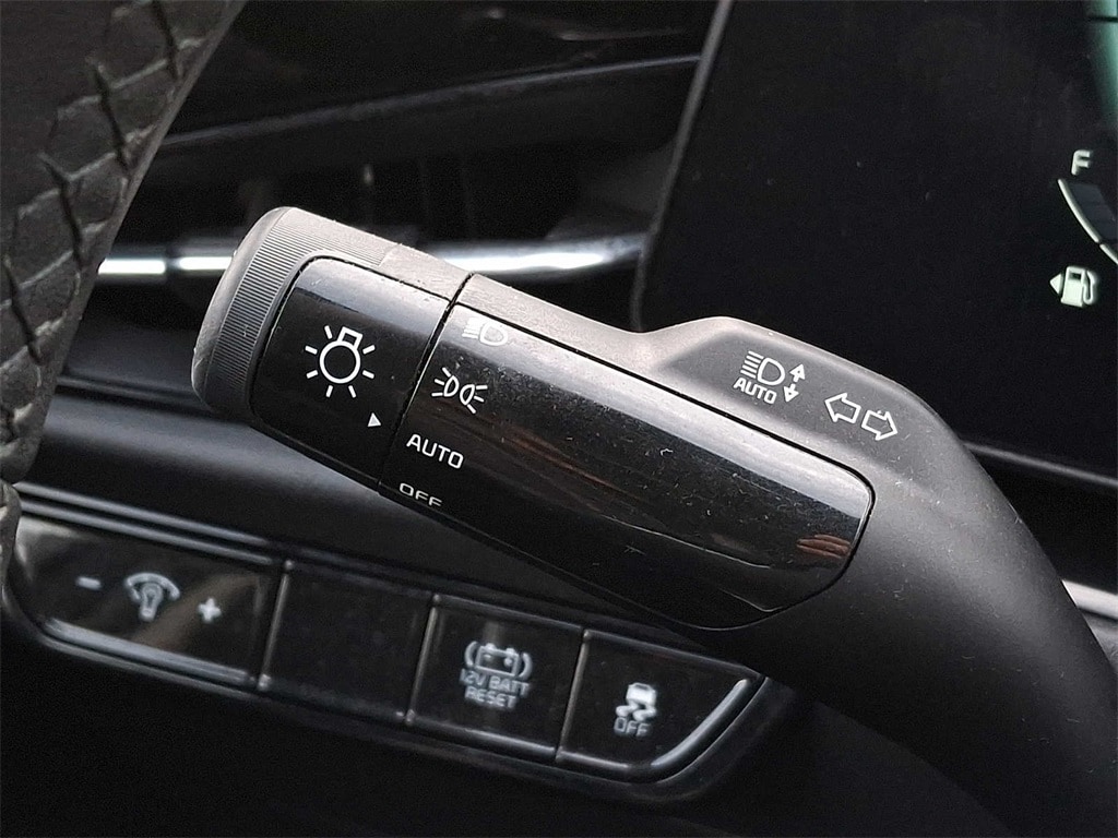 Thumbnail: 2023 Kia Niro - 22