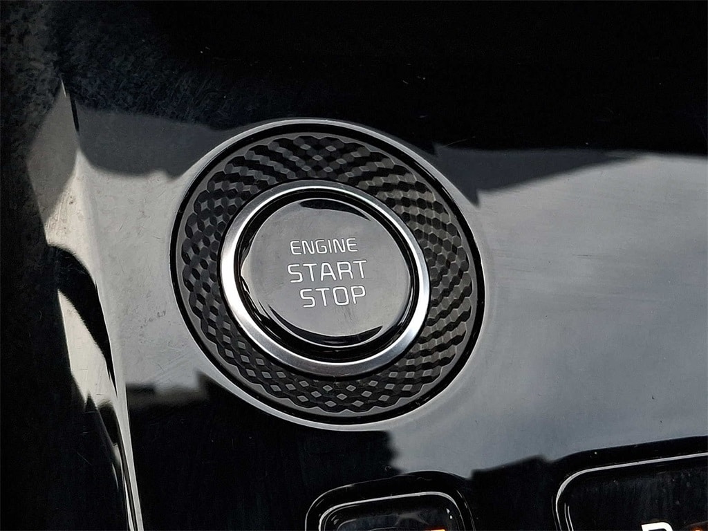 Thumbnail: 2023 Kia Niro - 19