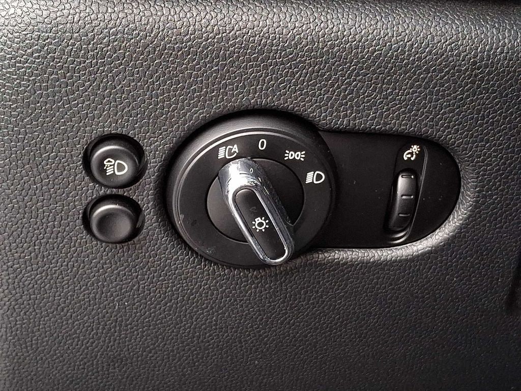 Thumbnail: 2023 MINI Cooper Hardtop - 22