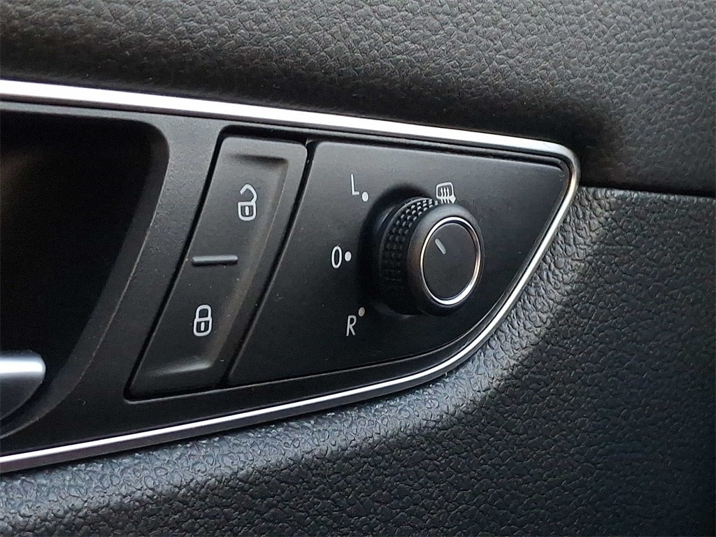 Thumbnail: 2017 Volkswagen Passat - 23