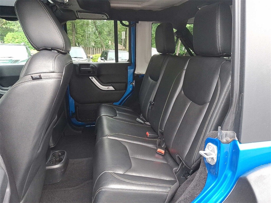 Thumbnail: 2015 Jeep Wrangler - 11