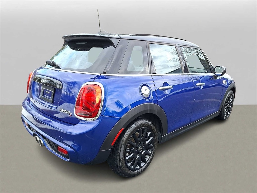 Thumbnail: 2021 MINI Cooper Hardtop - 5