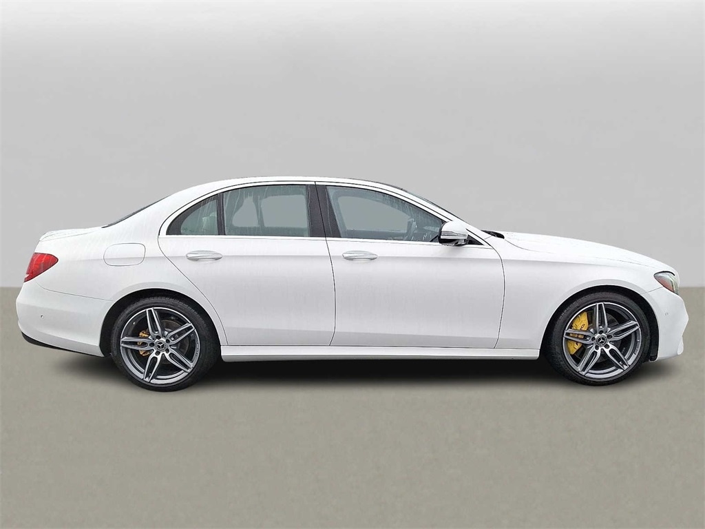 Thumbnail: 2019 Mercedes-Benz E-Class - 4