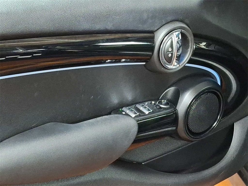 Thumbnail: 2023 MINI Cooper Hardtop - 9