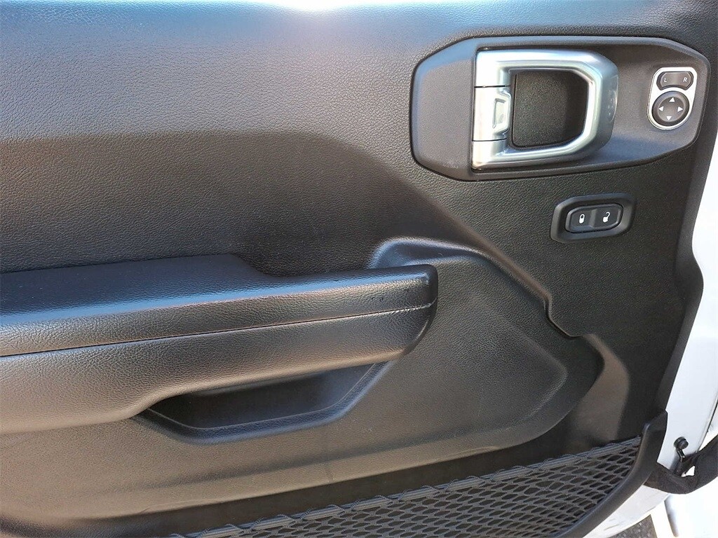 Thumbnail: 2021 Jeep Wrangler - 10