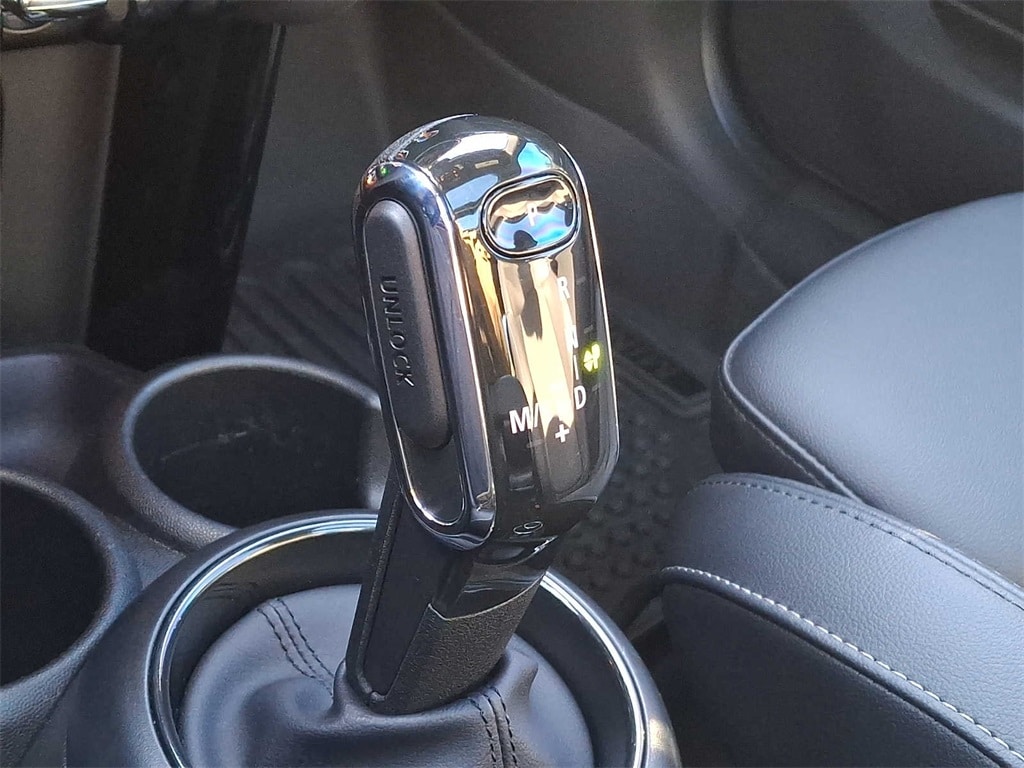 Thumbnail: 2023 MINI Cooper Hardtop - 16