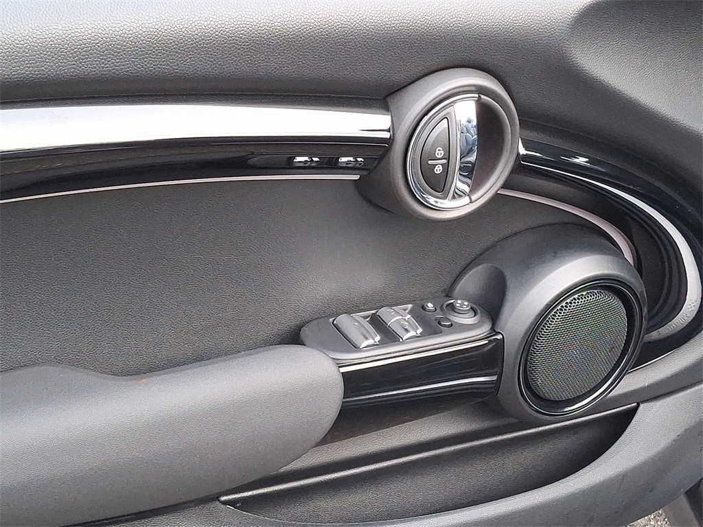 Thumbnail: 2023 MINI Cooper Convertible - 10