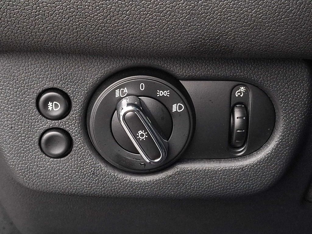 Thumbnail: 2023 MINI Cooper Clubman - 24