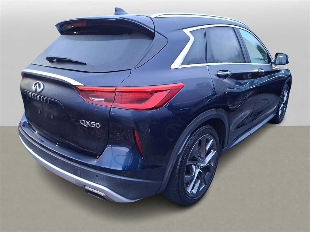 Thumbnail: 2019 INFINITI QX50 - 3
