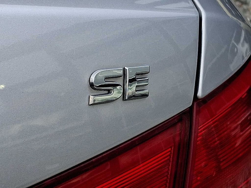 Thumbnail: 2013 Volkswagen Passat - 28