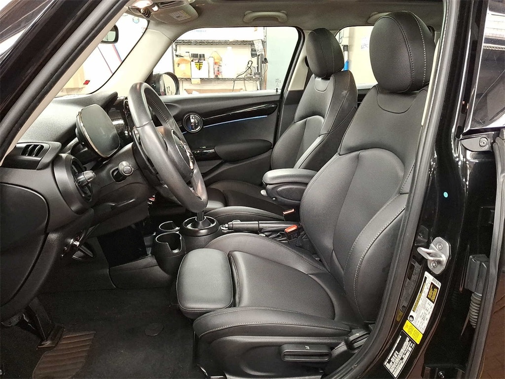 Thumbnail: 2023 MINI Cooper Hardtop - 10