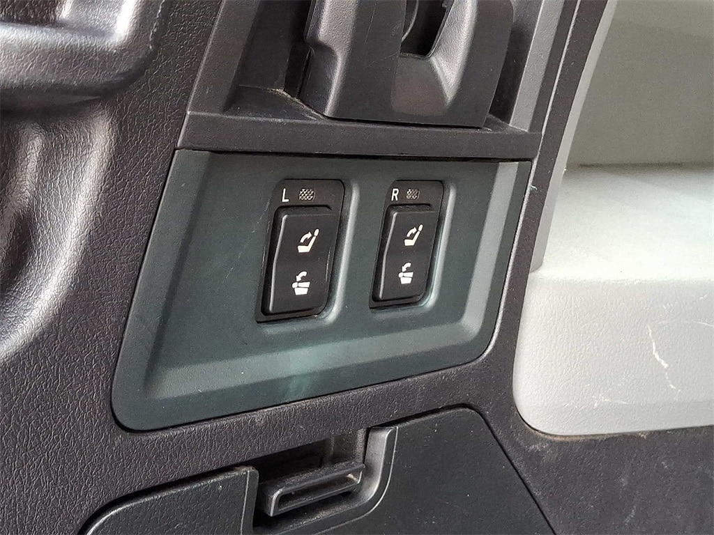 Thumbnail: 2019 Toyota Sequoia - 27