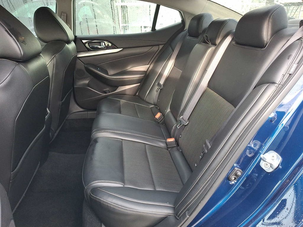 Thumbnail: 2021 Nissan Maxima - 8