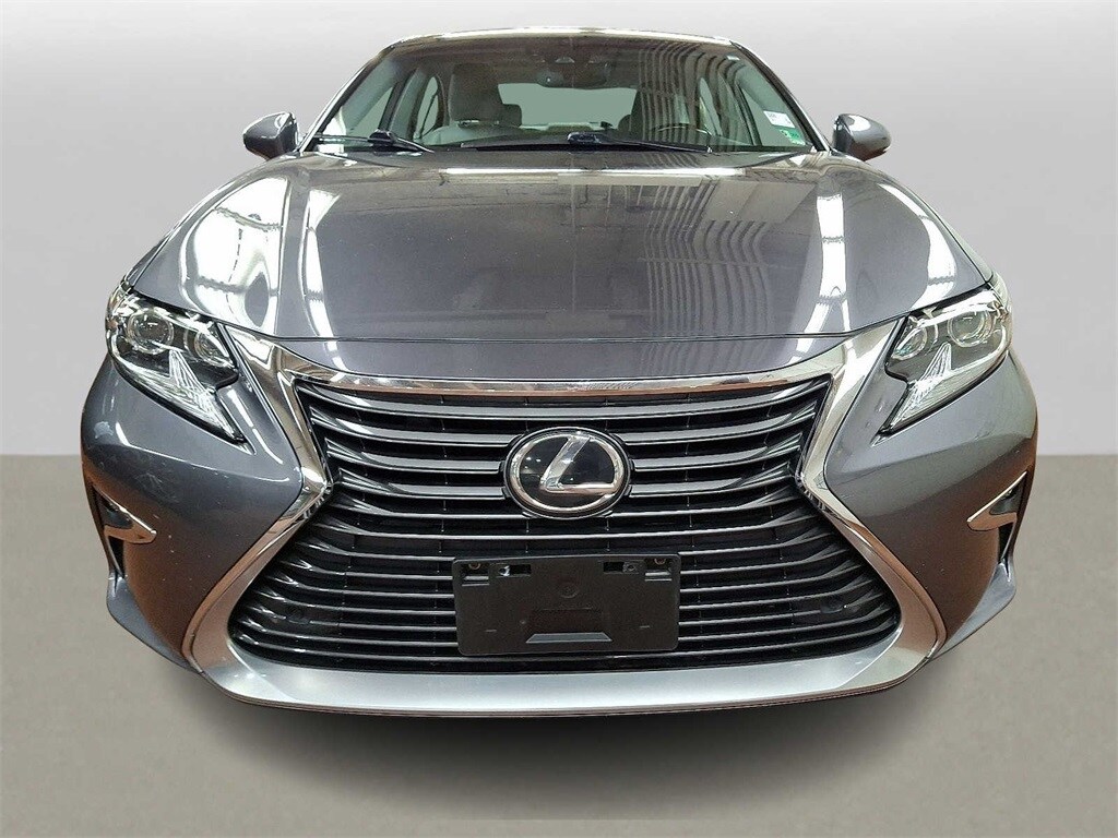 2017 Lexus ES 350 photo 2