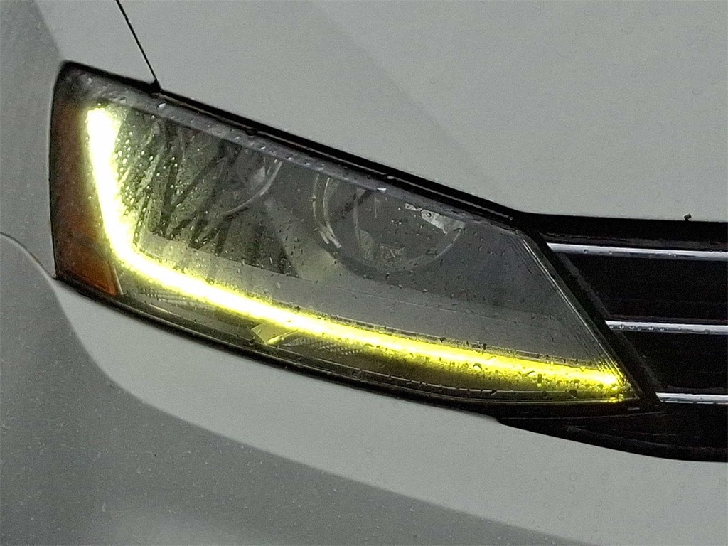Thumbnail: 2017 Volkswagen Jetta - 27