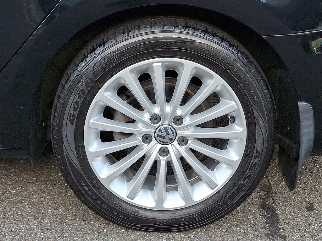 Thumbnail: 2017 Volkswagen Passat - 7