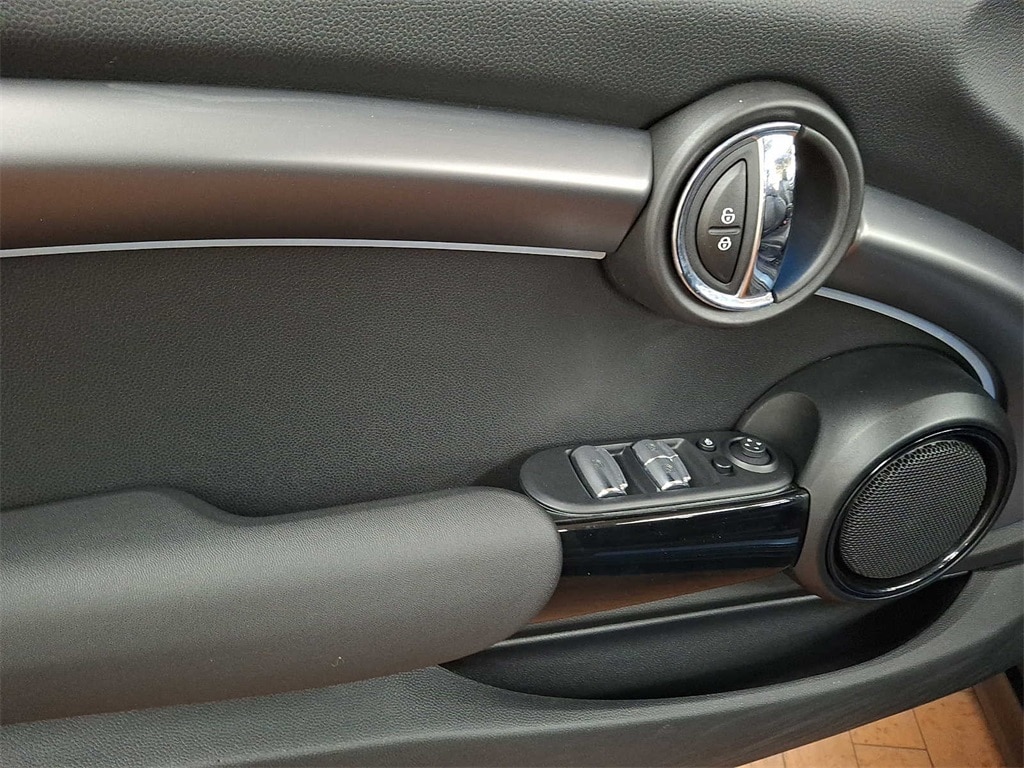 Thumbnail: 2023 MINI Cooper Convertible - 11