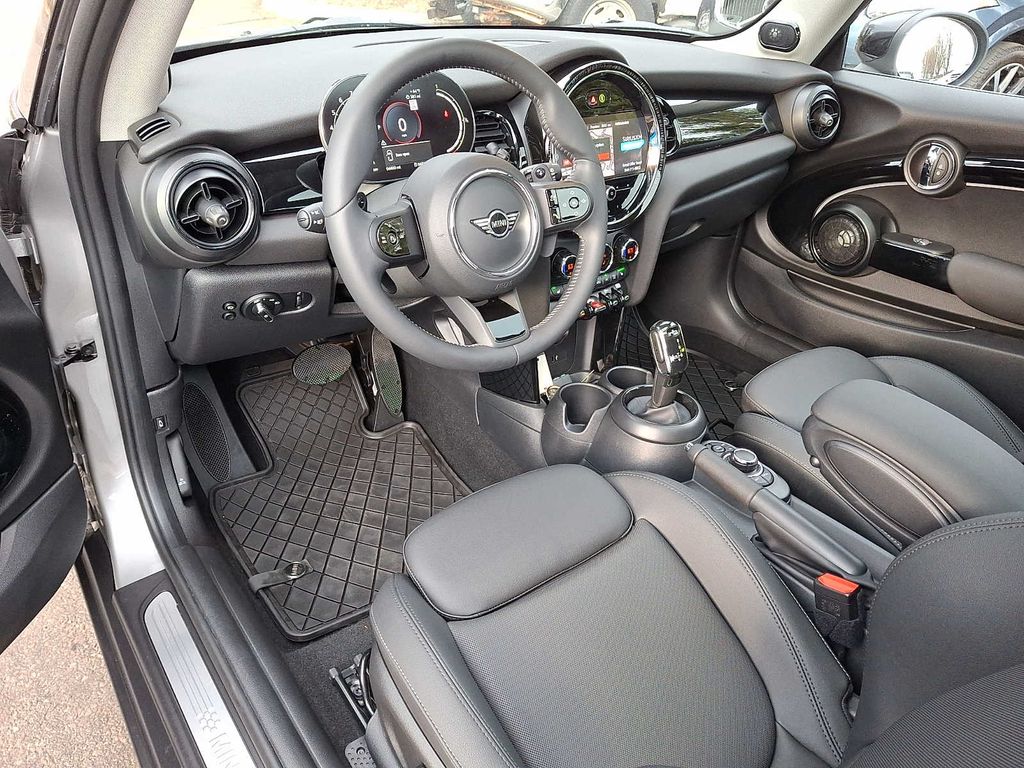 Thumbnail: 2024 MINI Cooper Hardtop - 9