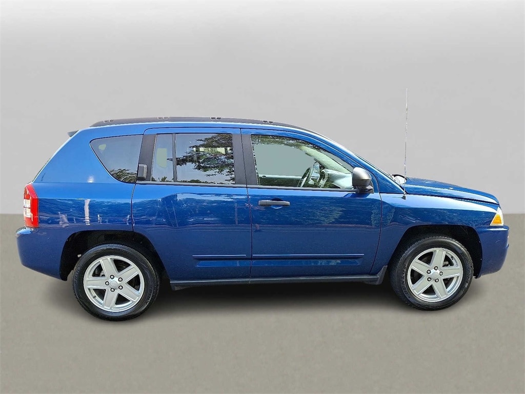 Thumbnail: 2009 Jeep Compass - 4