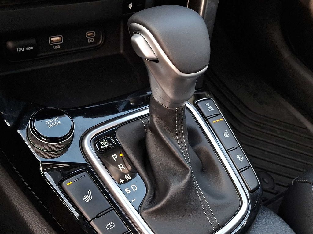 2024 Kia Seltos EX - Photo 12