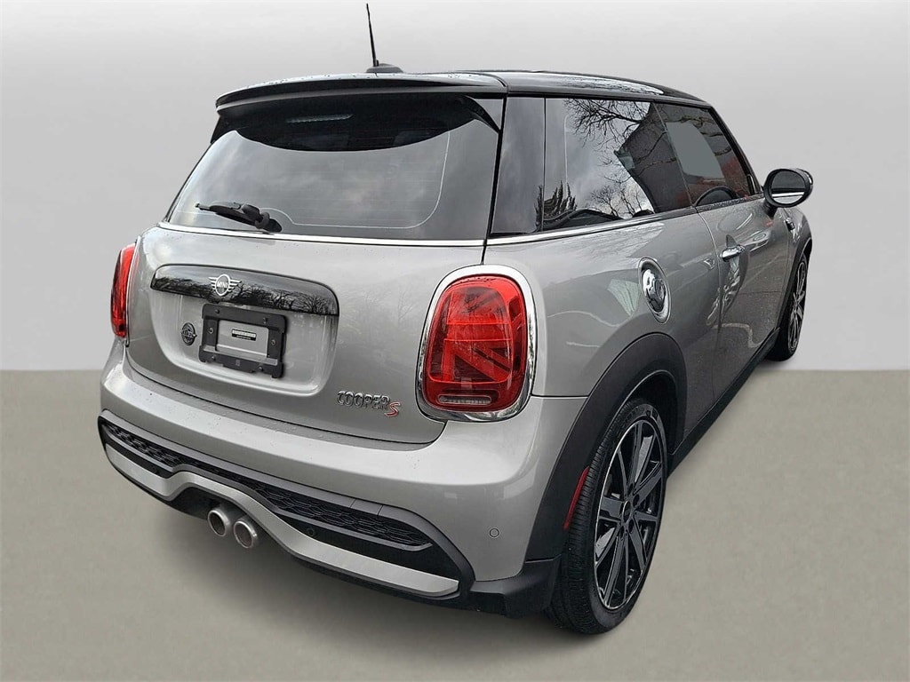 Thumbnail: 2023 MINI Cooper Hardtop - 4