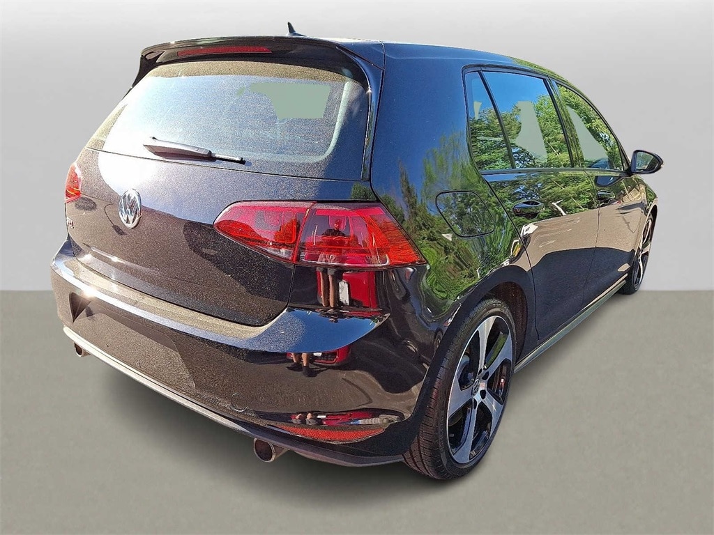 2017 Volkswagen Golf GTI SE 3