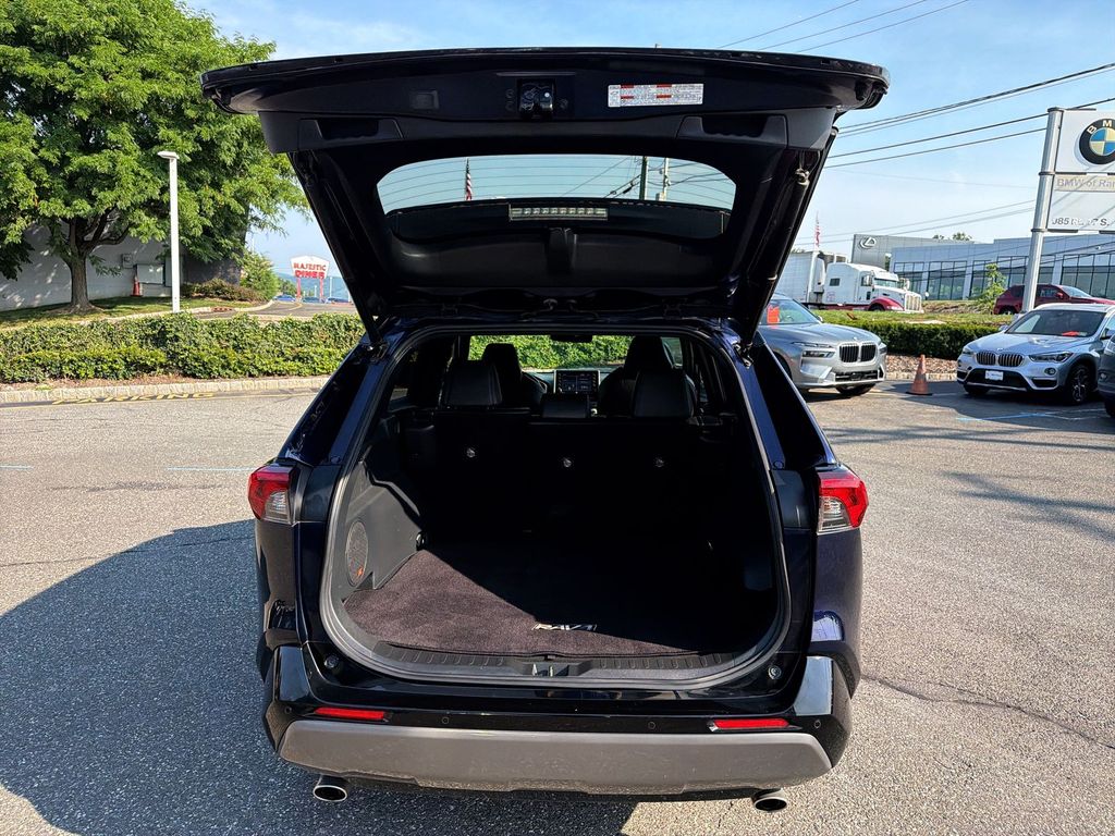 Thumbnail: 2020 Toyota RAV4 - 27