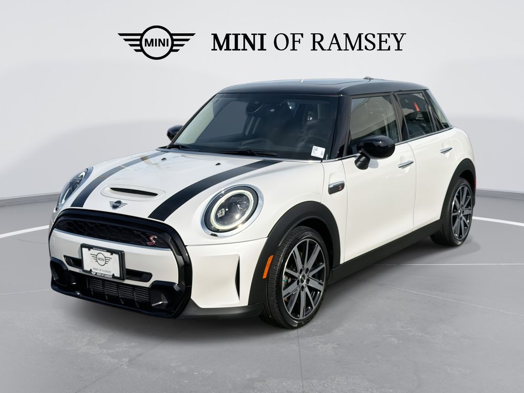 2024 MINI Hardtop 4 Door