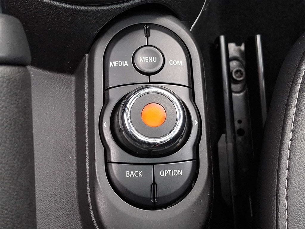 Thumbnail: 2019 MINI Cooper Hardtop - 21