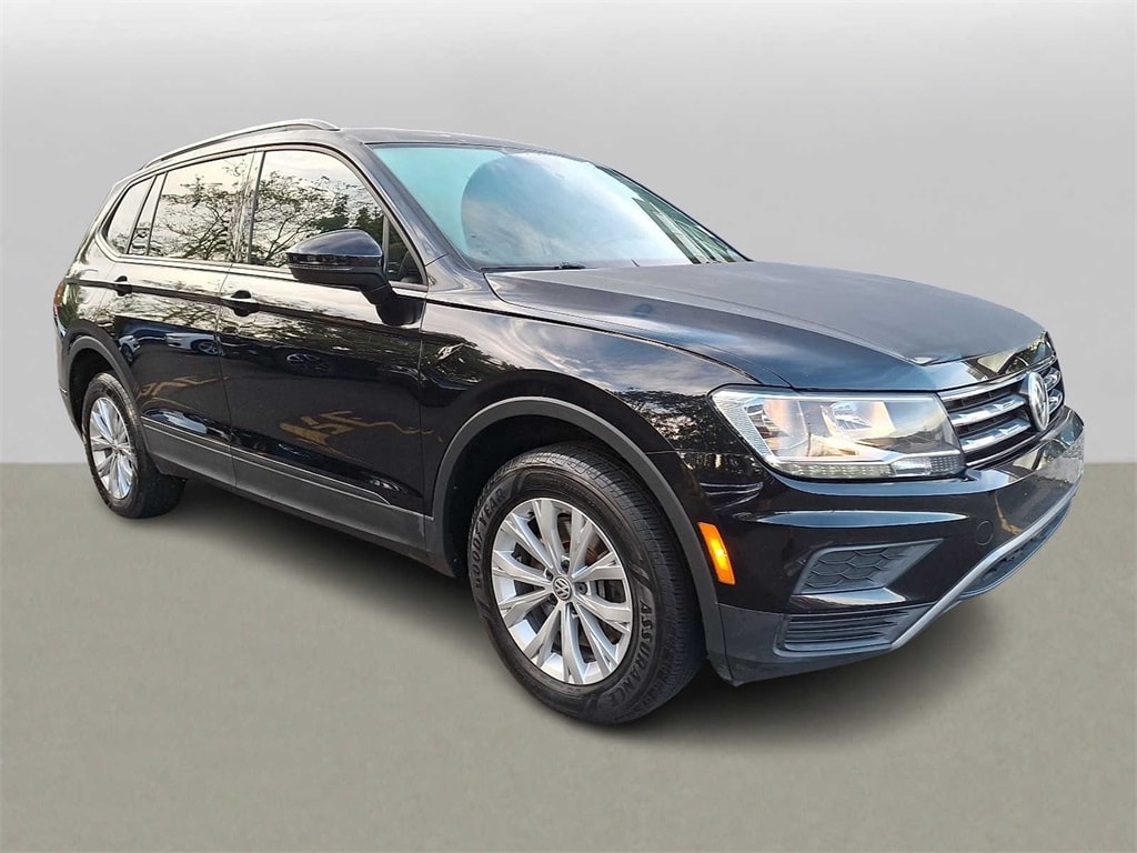 Thumbnail: 2020 Volkswagen Tiguan - 3