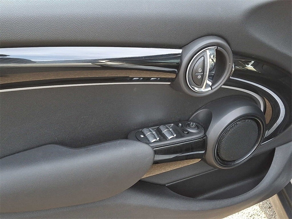 Thumbnail: 2023 MINI Cooper Hardtop - 9