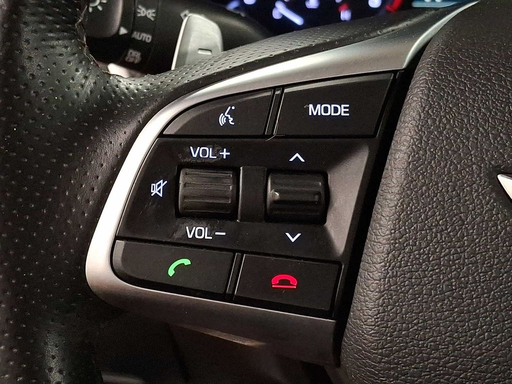 Thumbnail: 2018 Genesis G80 - 18