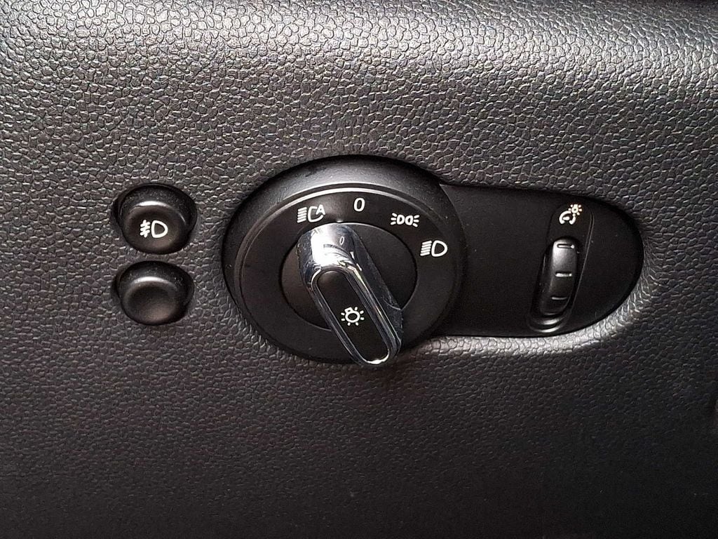 Thumbnail: 2020 MINI Cooper Hardtop - 22