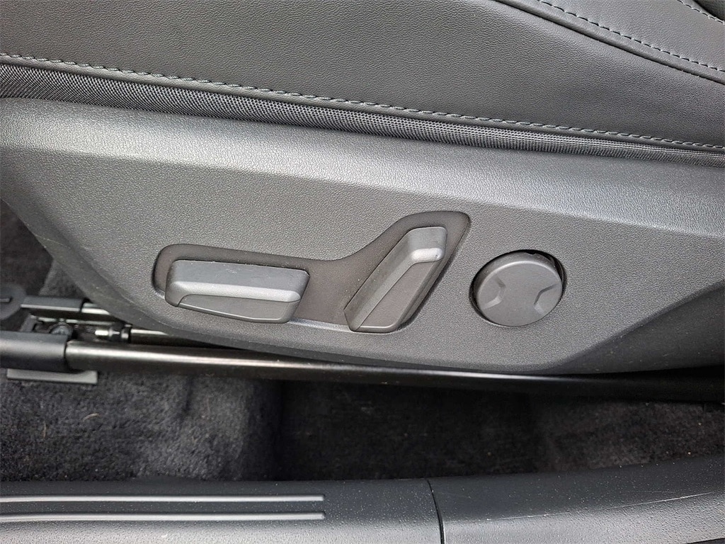 Thumbnail: 2023 Kia Niro - 10