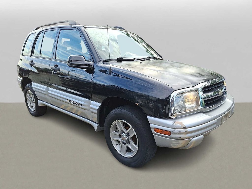 Thumbnail: 2002 Chevrolet Tracker - 3