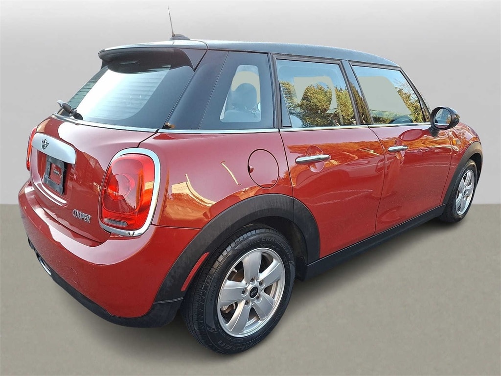 Thumbnail: 2015 MINI Cooper Hardtop - 4