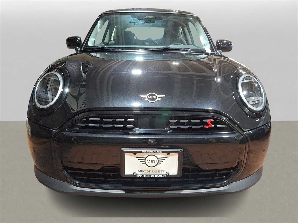 2025 Mini Cooper 2 Door Hardtop S Iconic photo 2