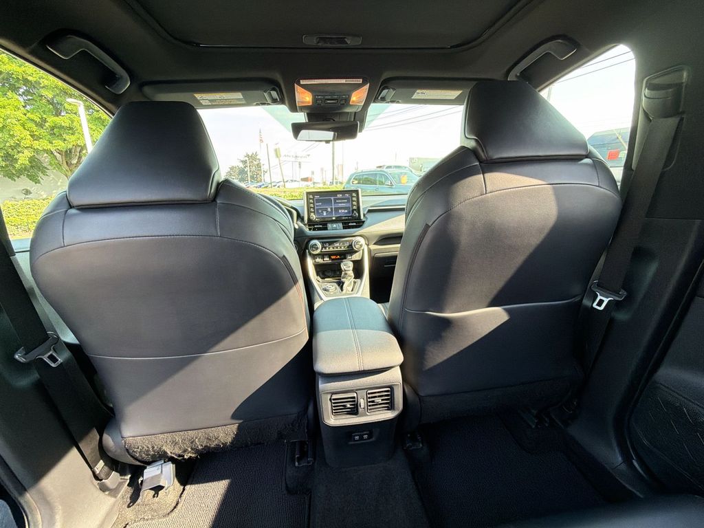 Thumbnail: 2020 Toyota RAV4 - 20