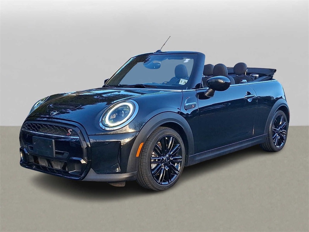 2023 MINI Convertible S's photo