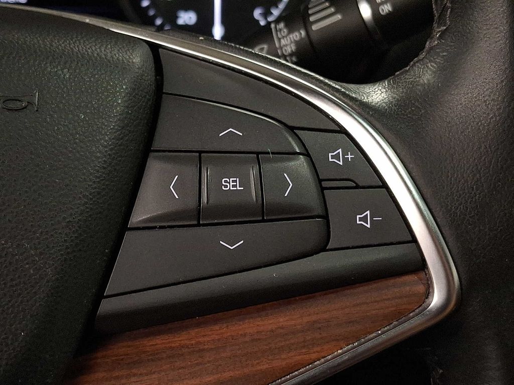 Thumbnail: 2024 Cadillac XT5 - 18