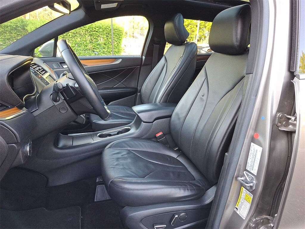 Thumbnail: 2017 Lincoln MKC - 11