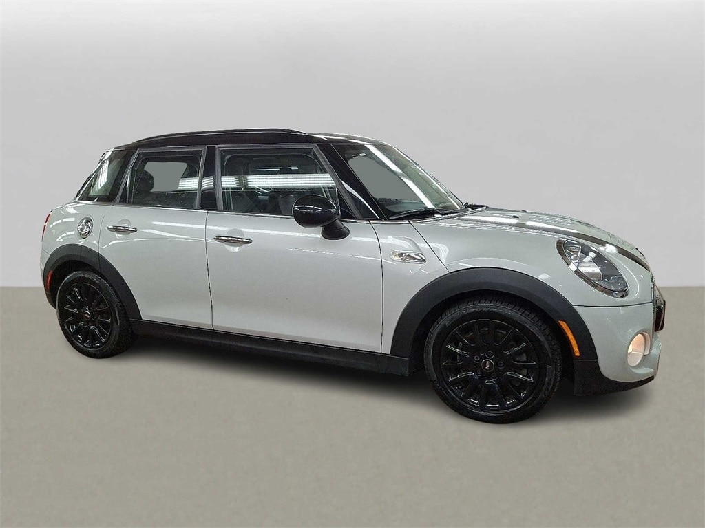 2016 MINI Cooper Base 4