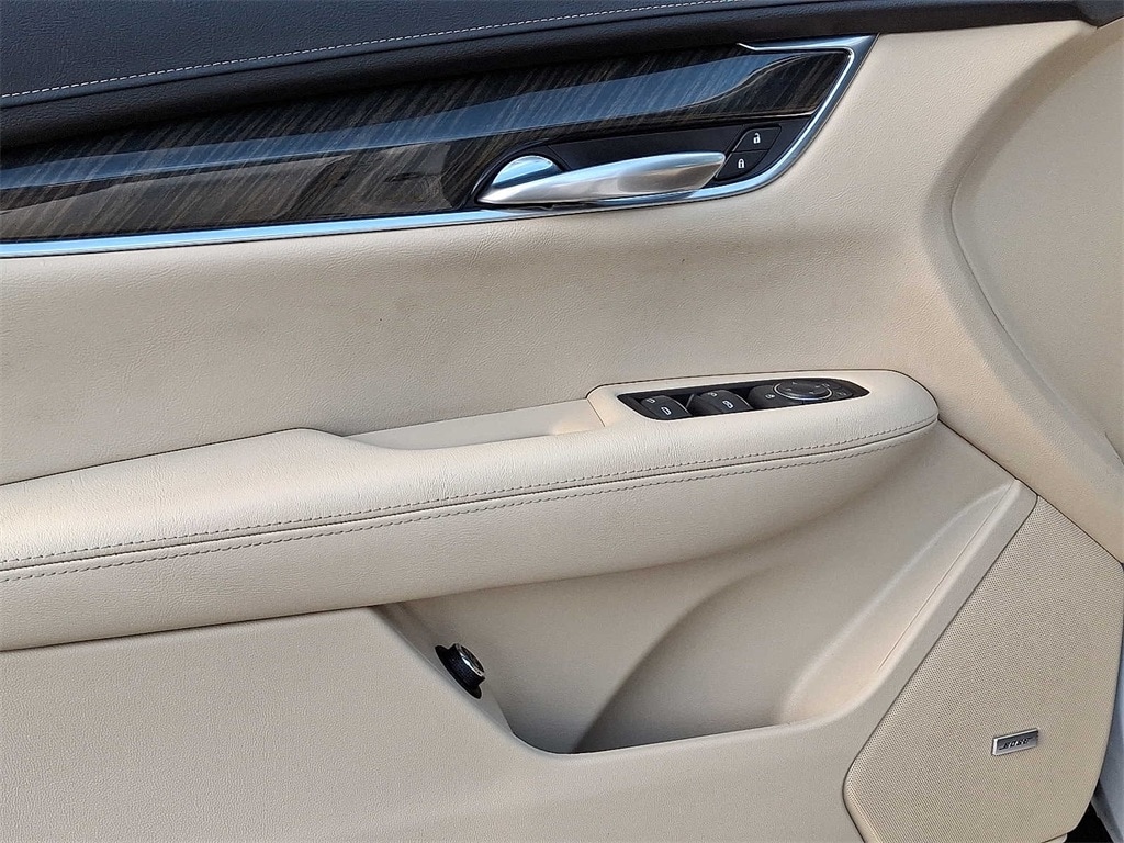 Thumbnail: 2018 Cadillac XT5 - 9