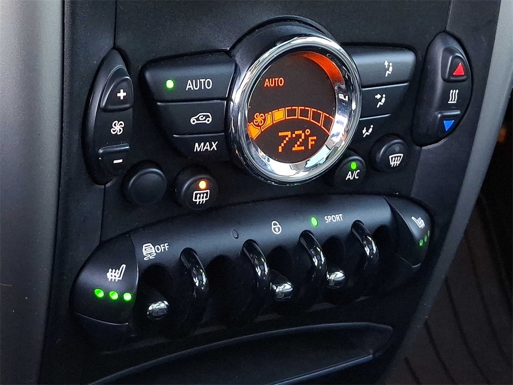Thumbnail: 2014 MINI Cooper Countryman - 16