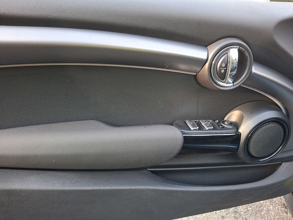 Thumbnail: 2024 MINI Cooper Convertible - 9