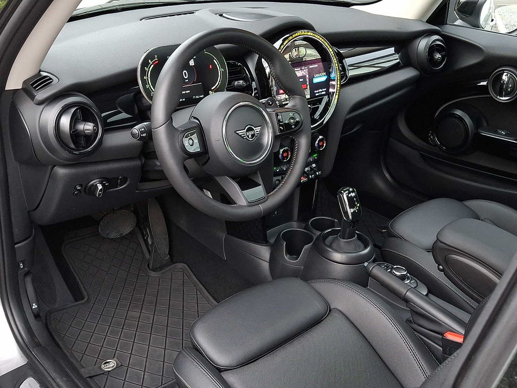 Thumbnail: 2024 MINI Cooper Hardtop - 10